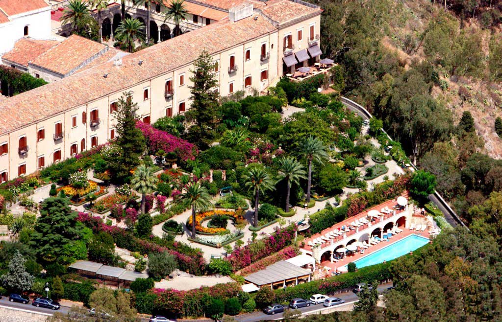 Places to discover near Sicilia Outlet Village